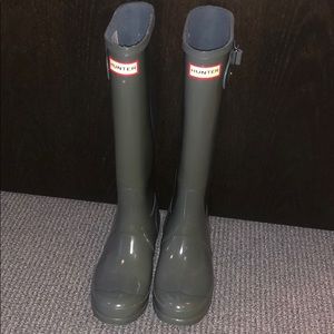 Hunter Rainboots—tall, glossy gray, size 6 women’s